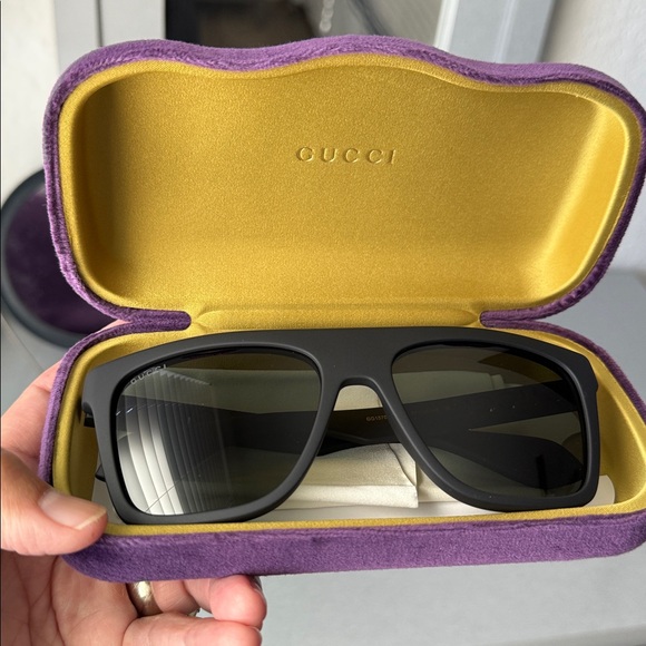 Gucci Matte Black Sunglasses Men or Women - Picture 6 of 6
